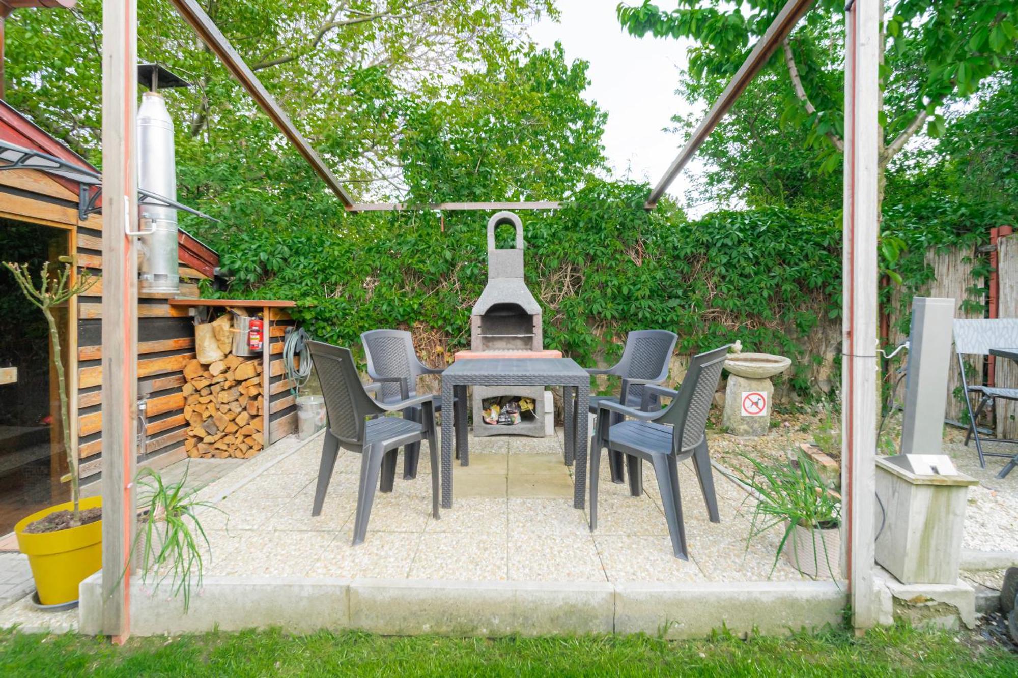 B48 Gardenhouse - A Zoeldben Kenyelmesen Villa Törökbálint Exteriör bild